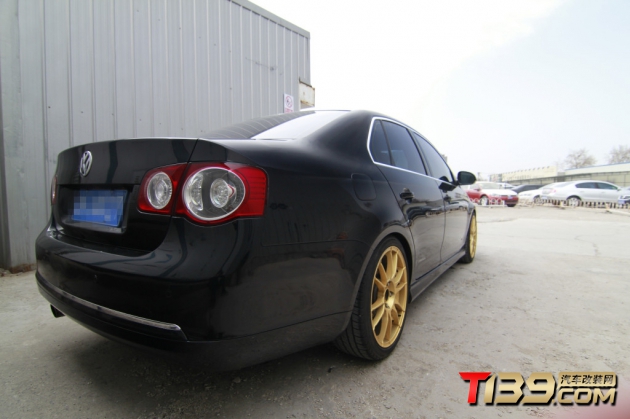 速腾冠军音响改装,大众速腾黑武士改装