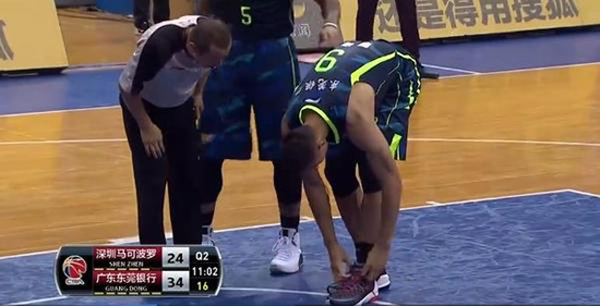 易建联脱鞋事件处理结果,易建联脱鞋风波原因