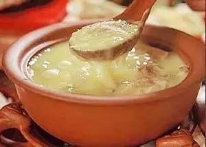 干咳少痰是秋燥的表现吗,秋燥嗓子痒干咳吃什么