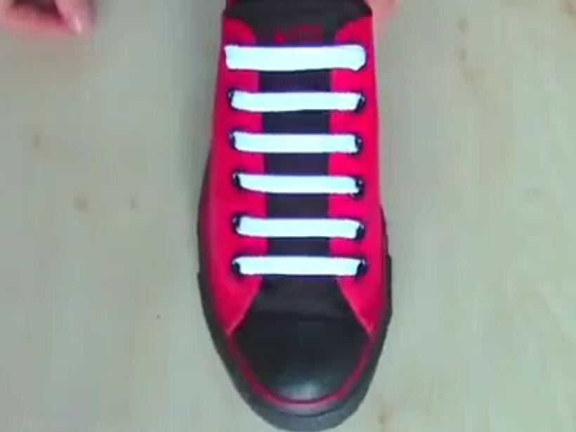 教你如何绑鞋带教程,骚气鞋带系法