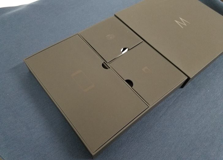 表妹夸我的iPhone真好看，没好意思说这手机叫锤子