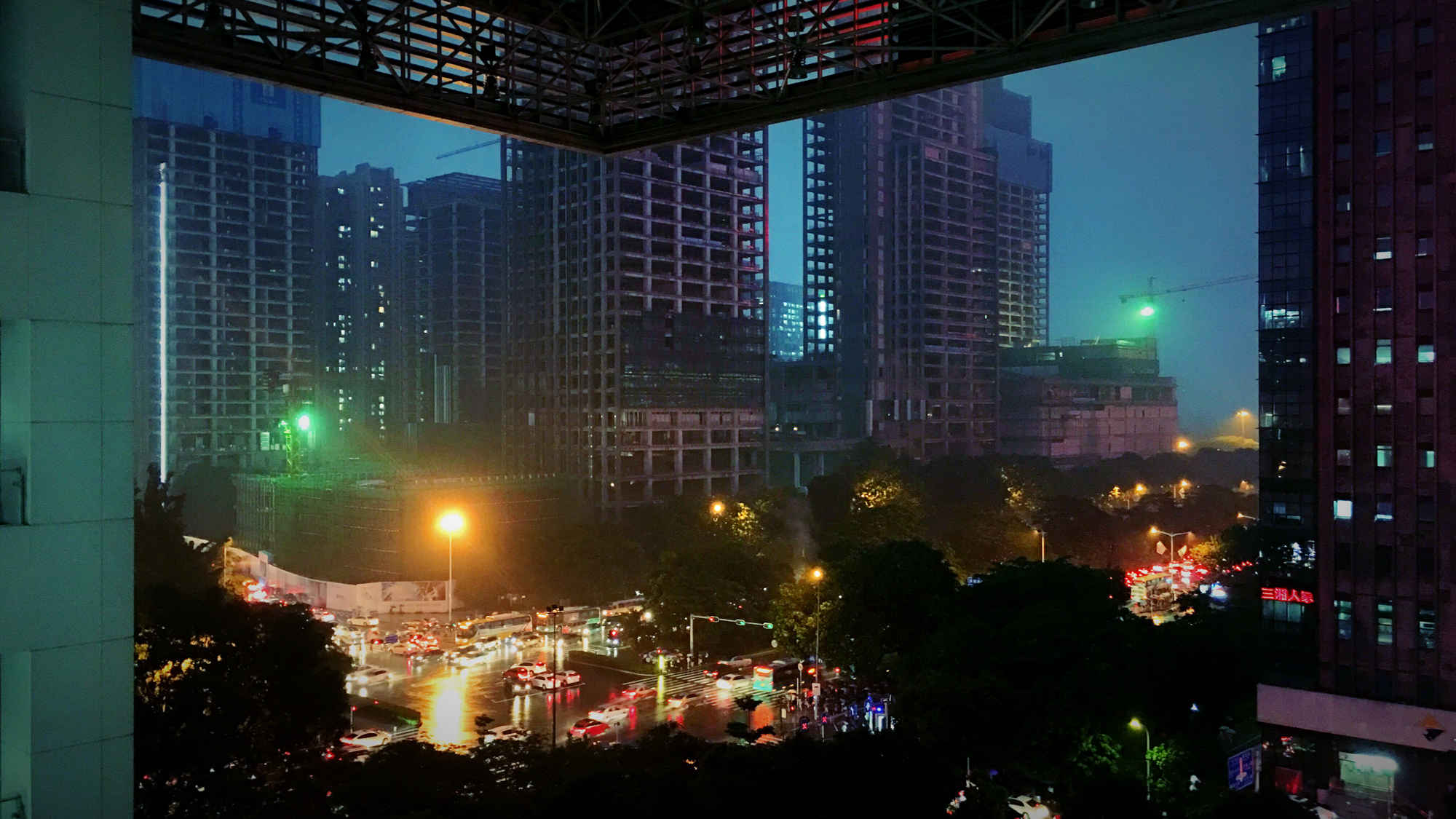 多一个视角看世界,多维度视角看世界