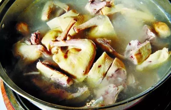 石岐最出名的乳鸽,中山石岐乳鸽奇葩特色