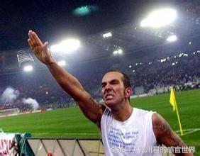 足坛五大争议庆祝:处决+撕掉手指