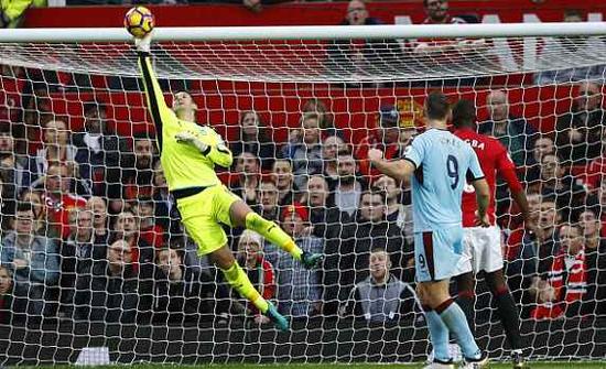 活久见英超,活久见一个点球罚六遍