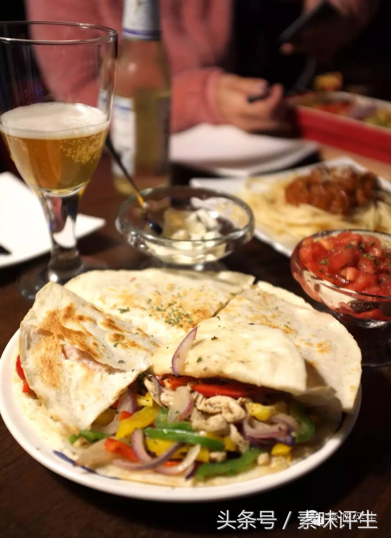 足球元素的酒吧,天空休闲足球酒吧