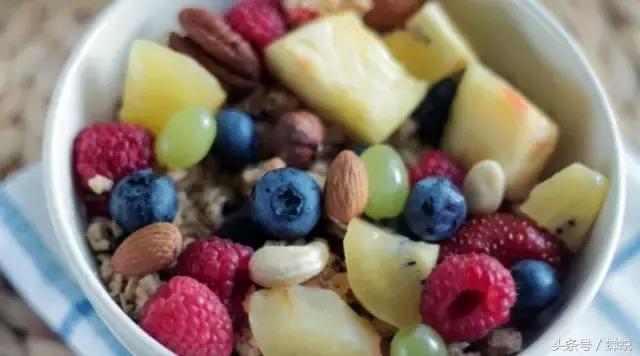 饿了再吃饭对胃的危害,饿了不吃夜宵的危害