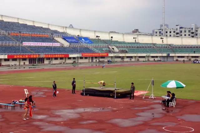 室内足球场射门,史上最精准的射门
