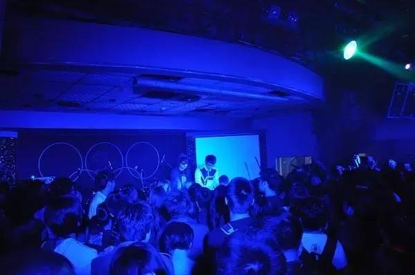 要纯粹还是要挣钱，电音的黄金时代缺个“崔健”