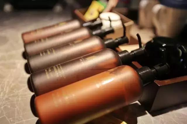 美豪皆丽致烟雨醉无锡