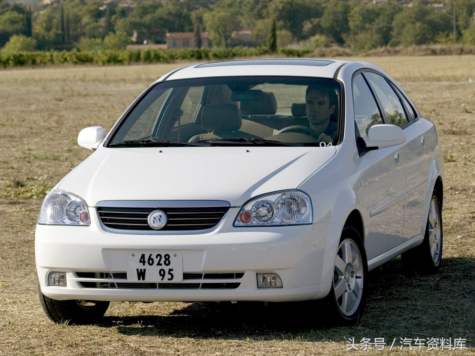 2004年别克凯越简介,2001年中国市场经典车型