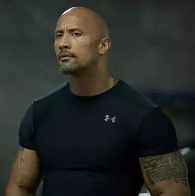 它靠一款紧身衣猛追Nike，成为北美第二大运动品牌