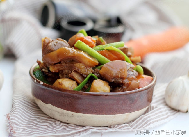 煮完羊肉锅里面羊膻味怎么去除,羊肉的羊膻味怎么除掉