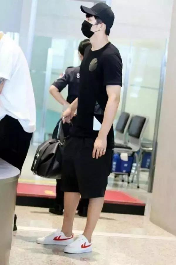 杨幂同款回力2022橙色板鞋,回力鞋子45元