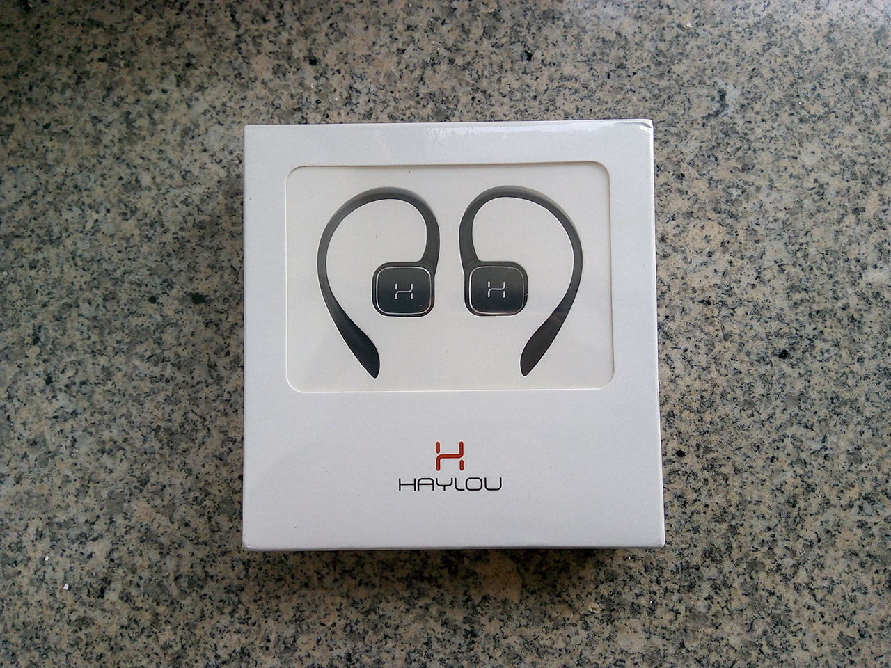 极米让我玩百元耳机玩磁吸Haylou-H1蓝牙耳机体验