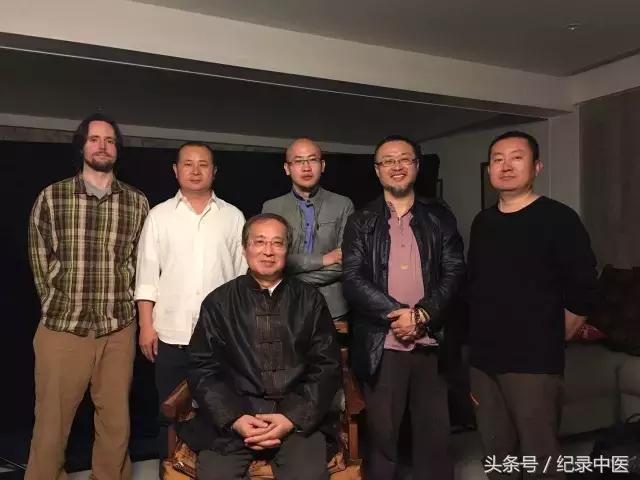 卢火神卢崇汉什么关系,火神派中医卢崇汉抖音号