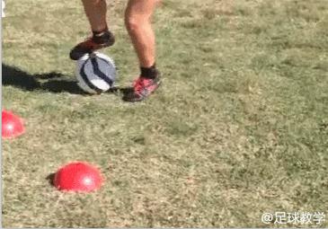 日本足球青训控球必练,足球怎么练习运球速度和控球稳定