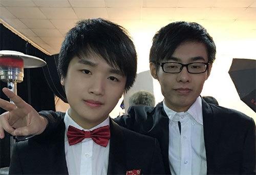 uzi喷水名场面倒放,uzi直播喷卷毛视频