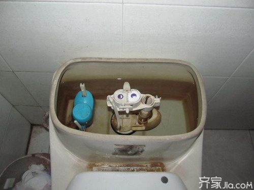 马桶水箱漏水的原因和维修,如何维修马桶水箱漏水