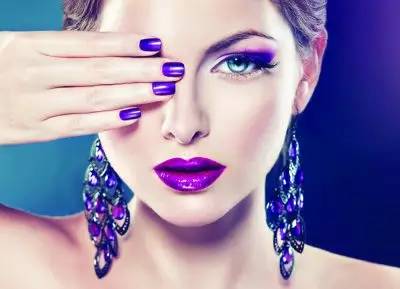 不想让眼袋陪着过年！试试这些方法，比睡觉有效多了