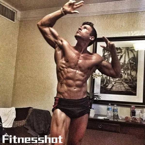 脂肪分离腹肌最有效的训练方法,边练腹肌边消脂肪的最快办法