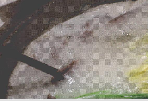 男朋友的怀抱也暖不过冬日里的这家驴肉火锅！