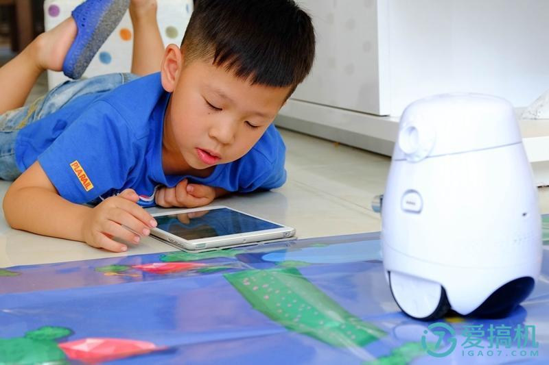 有趣的互动机器人,机器人趣味编程和思维启蒙