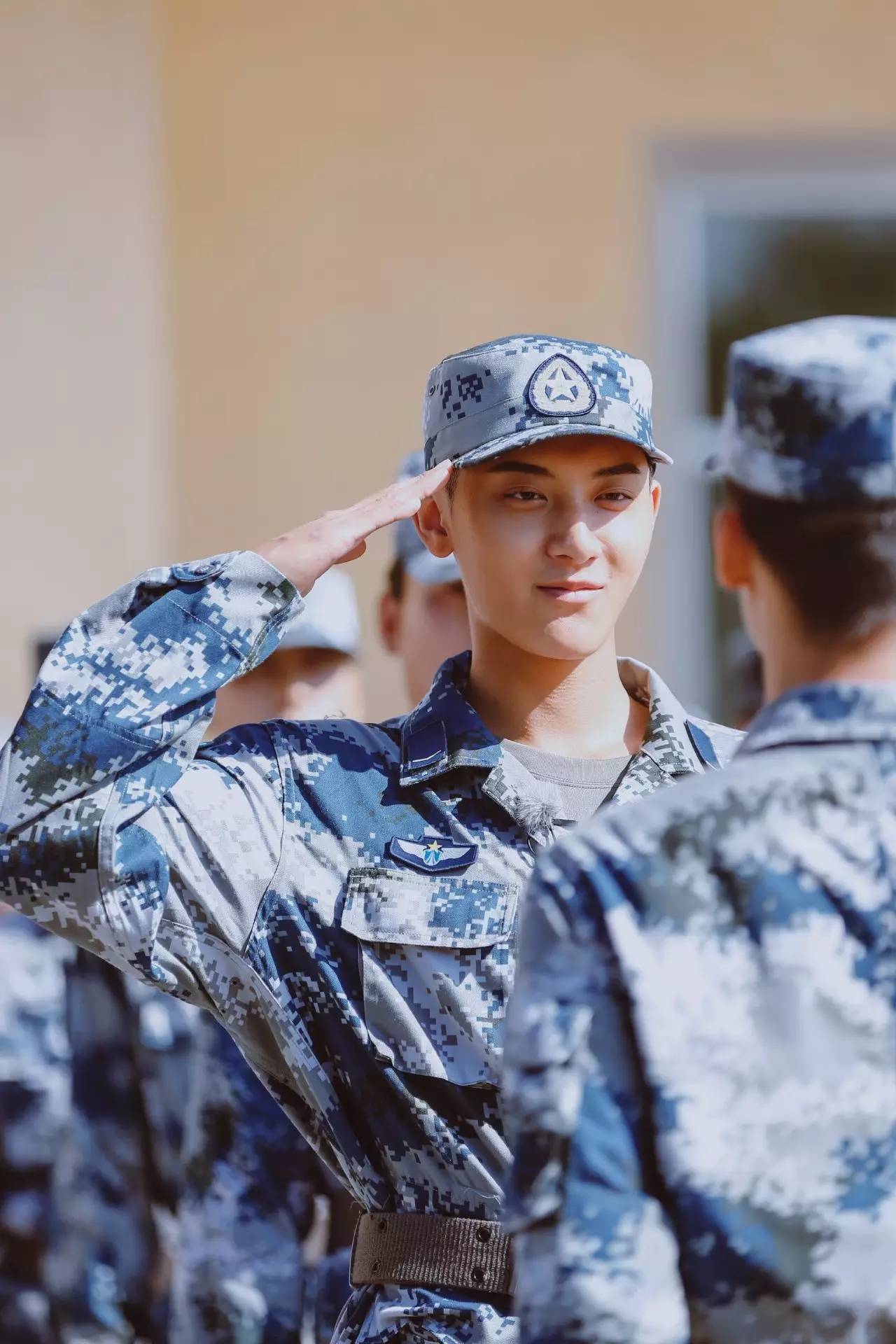 Jolin的蛋糕，杨幂的画，鹿晗的足球...万万没想到！明星们都是酱紫的跨界艺能王！