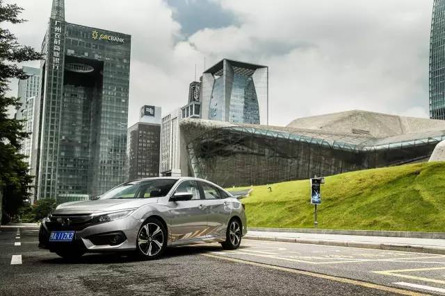 思域10代半试驾评测,新思域对比试驾