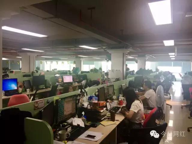 周辉和千帆关系,搜狐娱乐周报专访周星驰