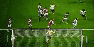 恒大中场保利尼奥到底有多强？10张图给你不一样的视野！