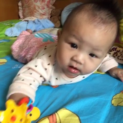 宝宝斜颈需要干预吗,宝宝斜颈家里治疗