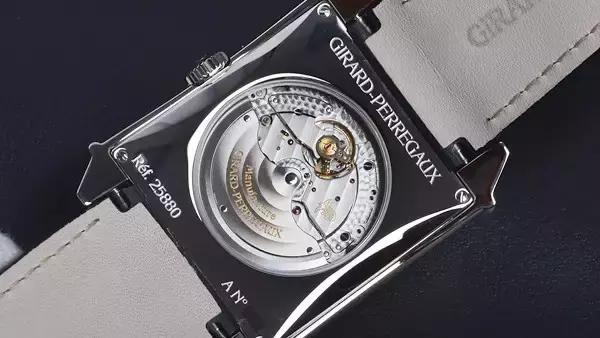 江诗丹顿和浪琴哪个档次高,江诗丹顿与浪琴哪个档次高