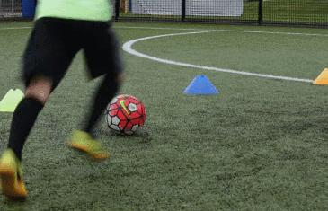 足球射门没有力量怎么办,足球射门力量