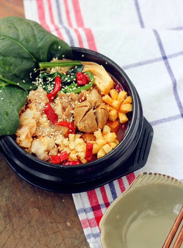 在家如何吃上小火锅,一个人在家不知道做什么好吃的