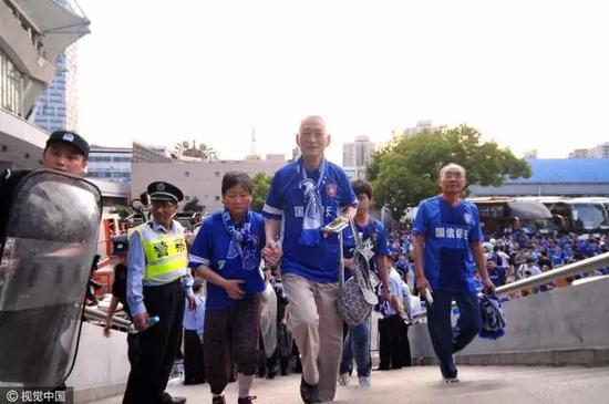 足球极其浪漫,足球也可以如此浪漫c罗