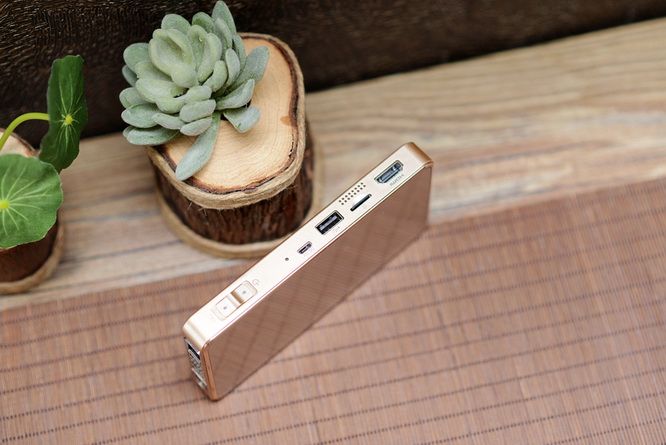 随身携带巨屏观影，神画小媚轻体验