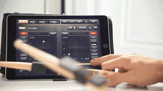 这个可随身携带的电子鼓槌，让你随时随地打架子鼓