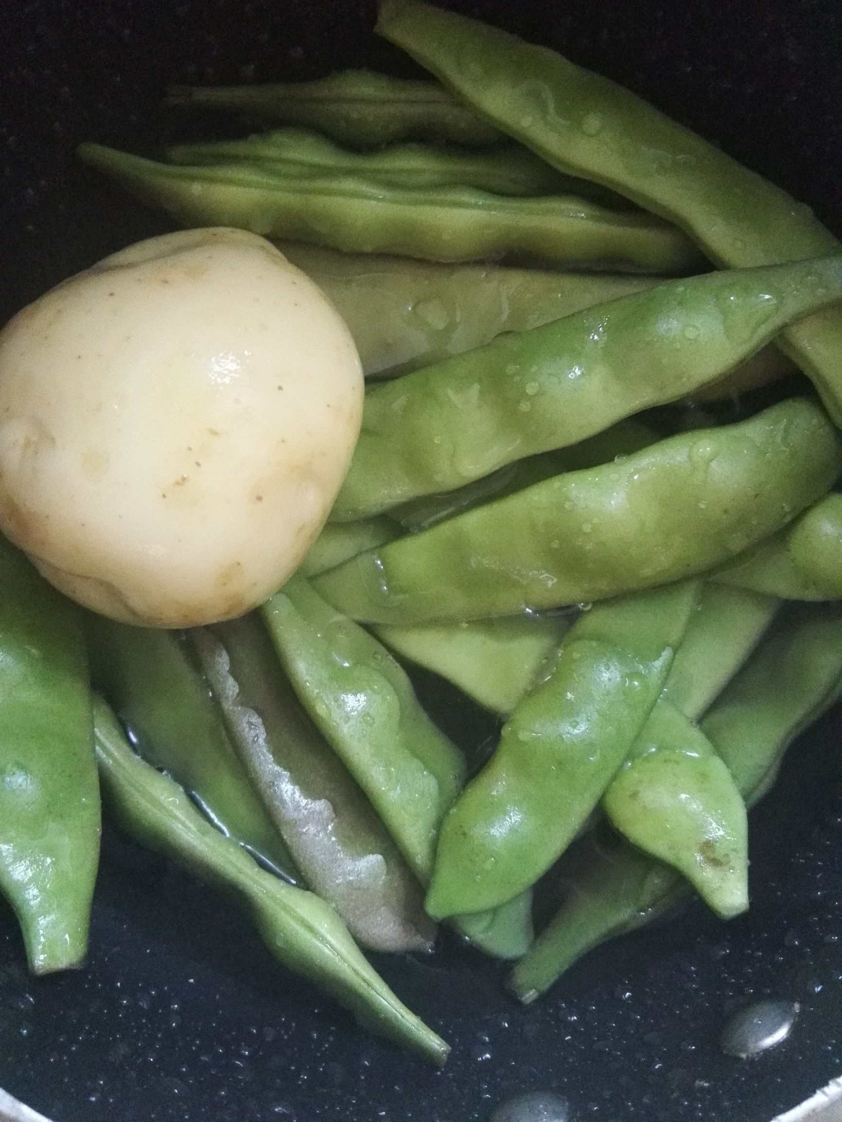 老家炒馍农家小院美食,乡村美食鸡窝烧饼