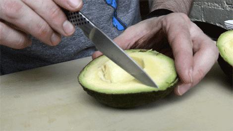 你知道如何剥香蕉吗,剥香蕉从哪边剥