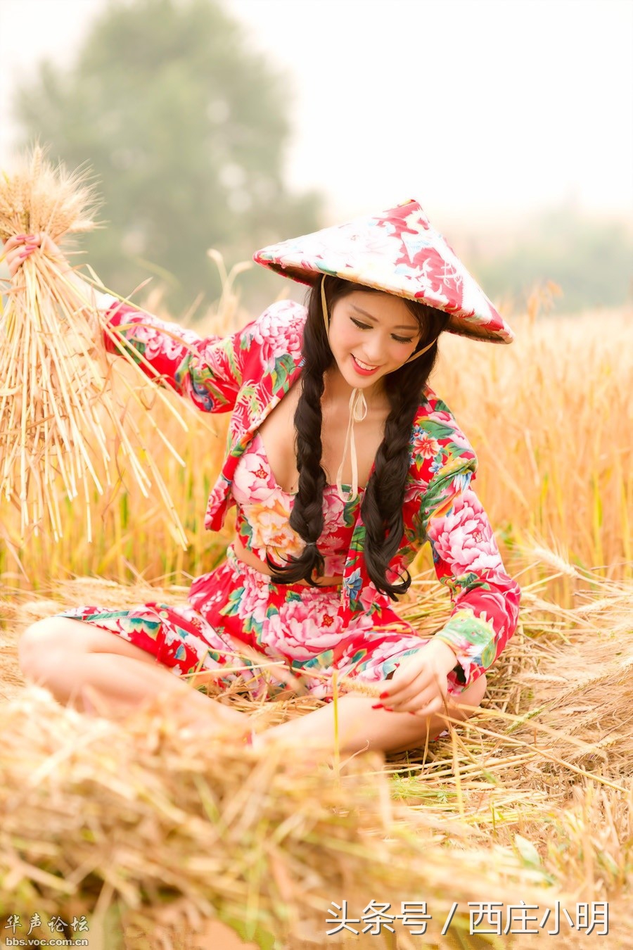 屋顶平的好还是尖的好,农村盖房子现浇顶好还是木头好