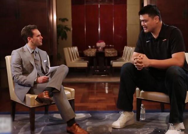 泱泱大国却找不到5个打篮球和11个踢足球的，姚明一语道出真相