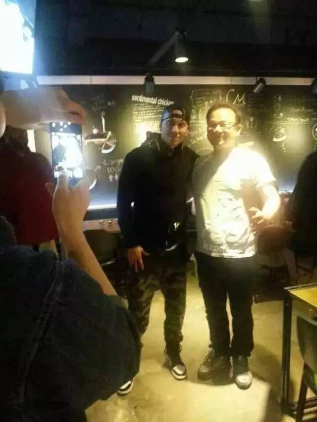 闊╁浗瓒呯伀鐨勯浮,鐗瑰埆澶х殑闊╁紡鐐搁浮