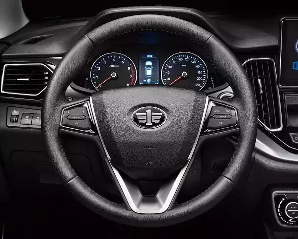 一汽森雅r7手动1.6质量怎么样,一汽森雅r7和骏派d60哪个好