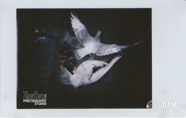 复古拍立得照片玩法,一键剪同款拍立得创意无极限