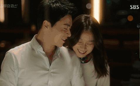 孔孝真同款棉袄,孔孝真穿搭灰色大衣