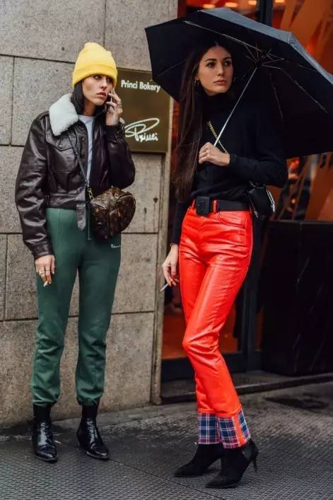 2020年流行色太蓝了附配色表,时尚配色什么颜色好看