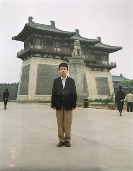 豆瓣日记:一位严肃中年男子面瘫的青春纪念册，抓拍需要稳准狠