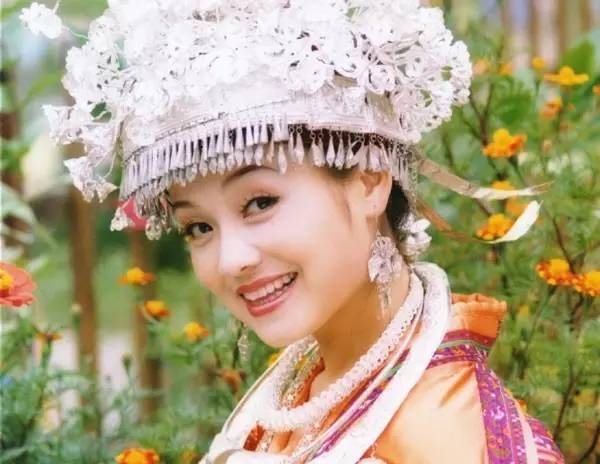 贵州有哪些著名的女明星,贵州最美丽的十大女明星