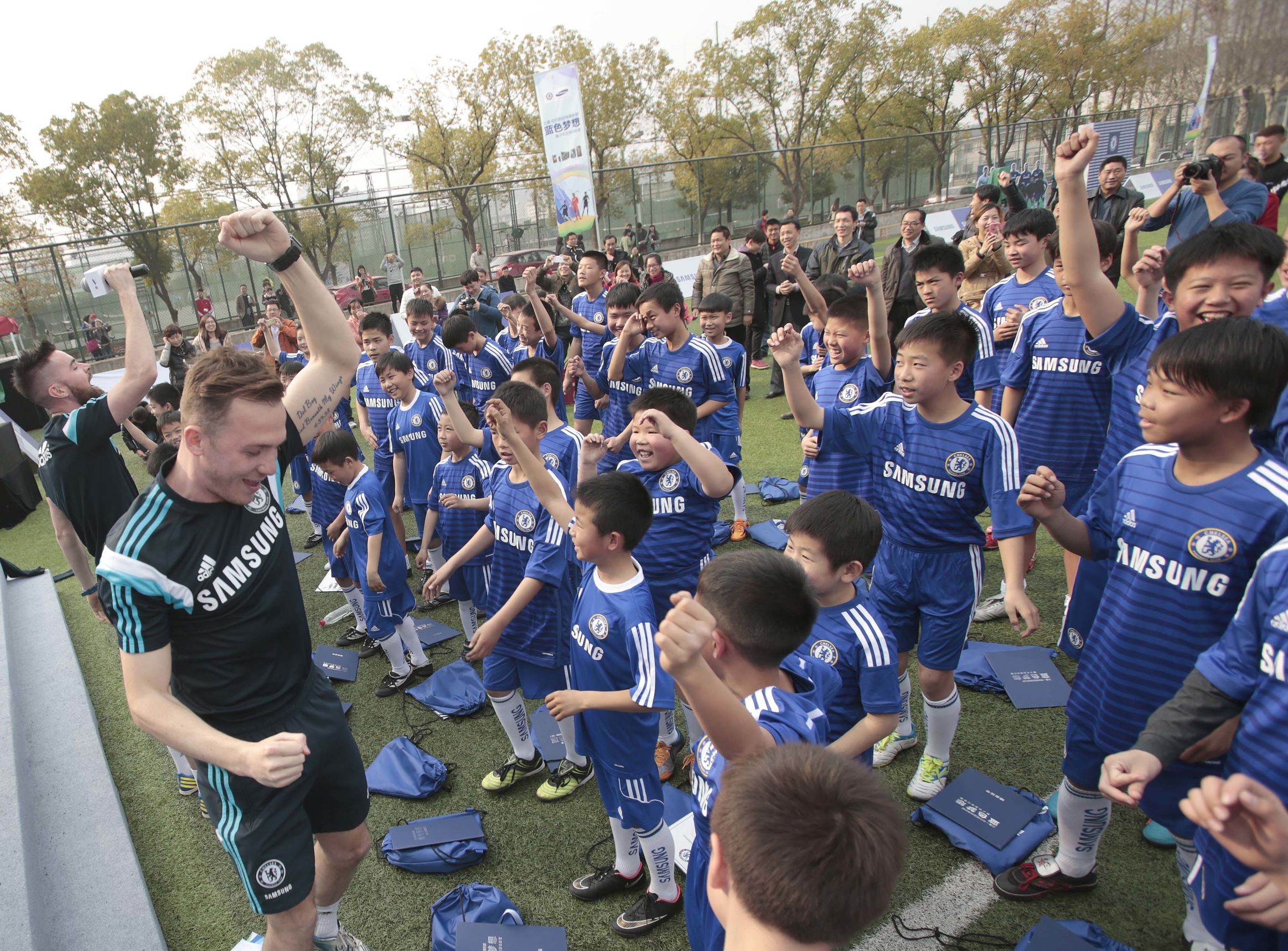 从选不上权健就离家出走看中国足球的进步！咒骂无用看分析！